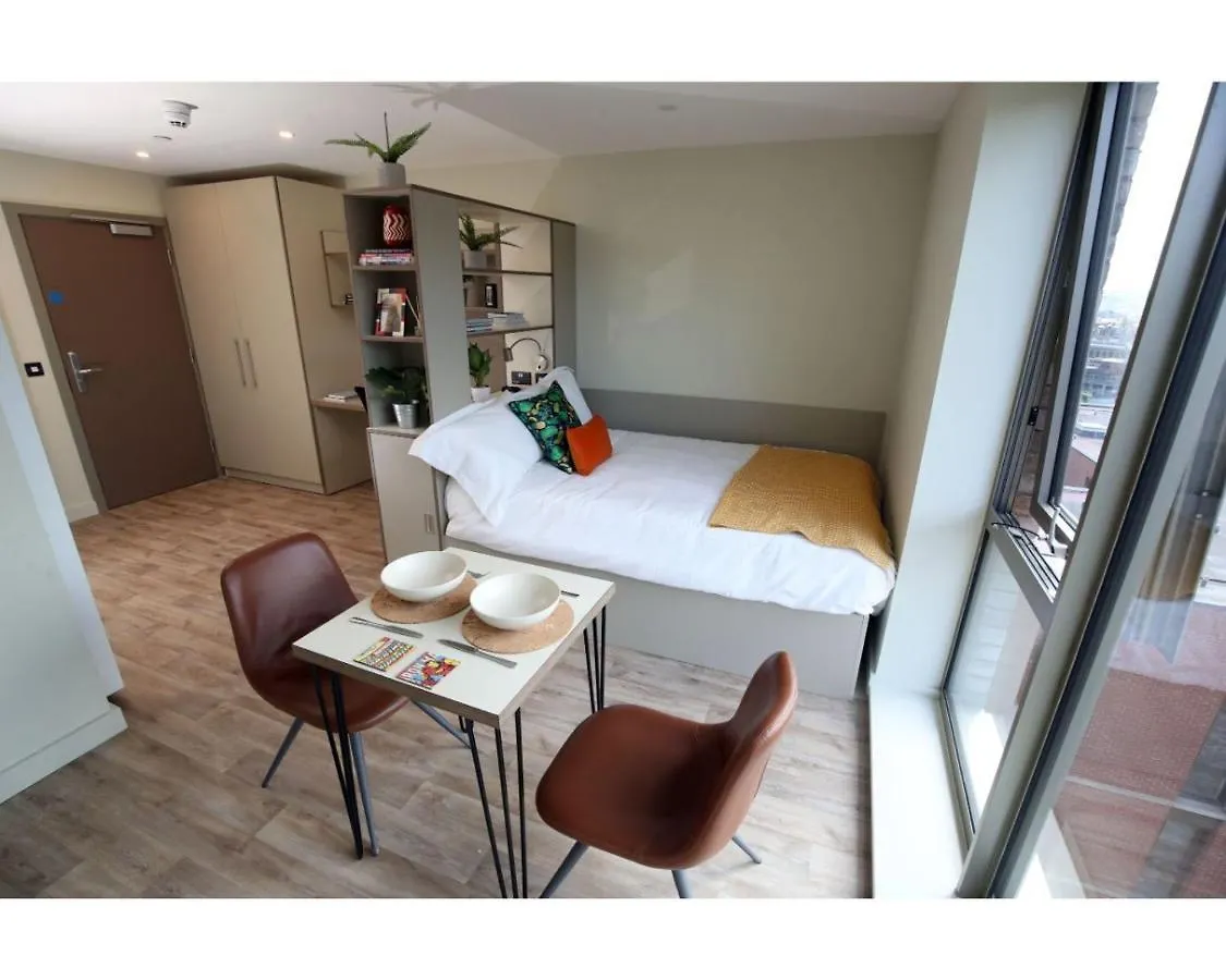 Central Belfast Apartments - Students Only - Id Required 0*,